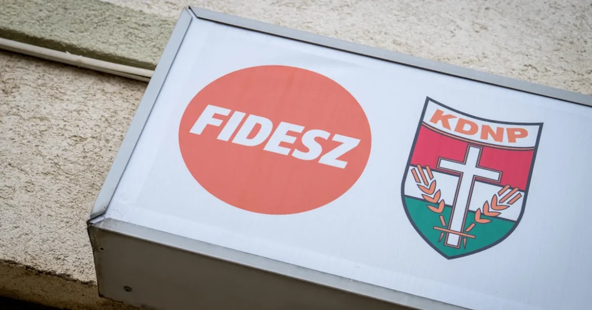 Váratlan távozás a Fidesznél: lemondott a frakcióvezető, jelentette be a párt